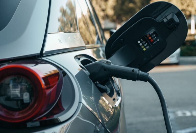 Jak sfinansować zakup nowego samochodu elektrycznego?